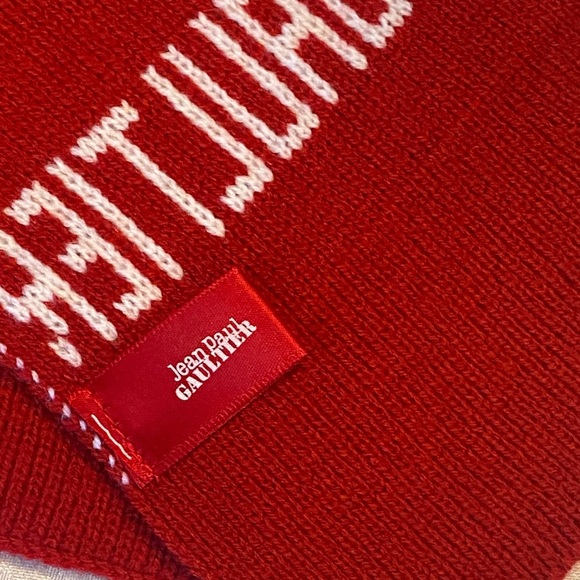 Jean Paul Gaultier Red Knit Mittens and Scarf Set new comes in packaging no tags - Picture 8 of 8